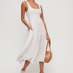 Aritzia Wilfred Free Assonance Dress